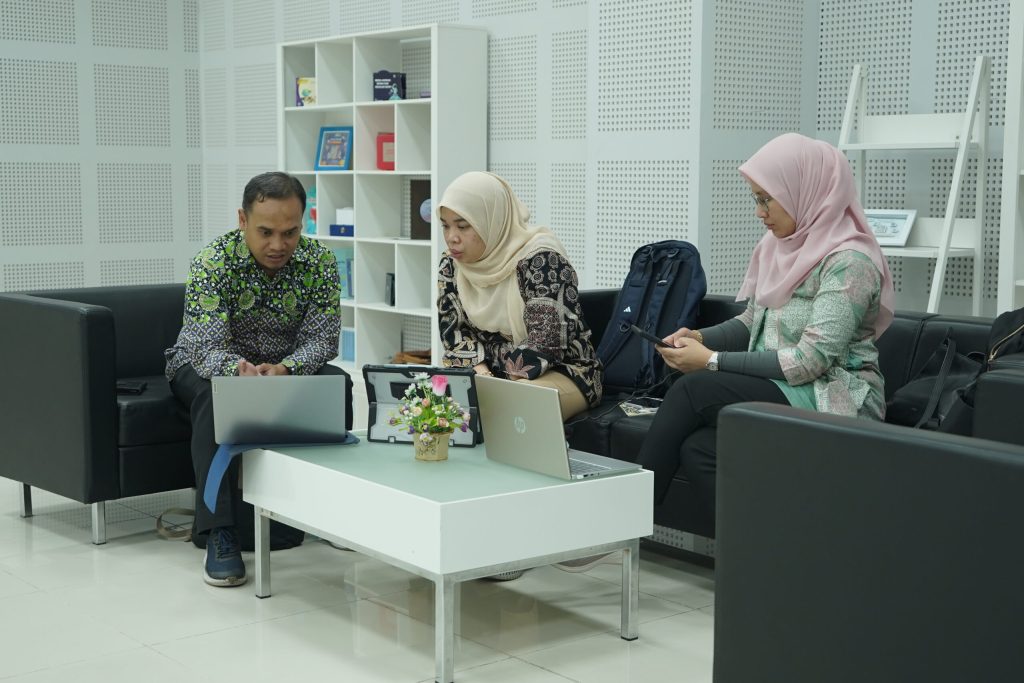 Kolaborasi dengan Peneliti Internasional